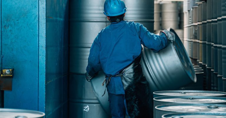 What type of drum is best for storing solid materials?